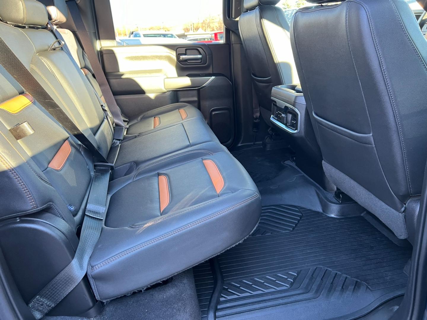 2022 Blue /Charcoal GMC Sierra 2500HD AT4 Crew Cab 4WD (1GT49PE70NF) with an 6.6L Gas engine, automatic transmission, located at 116 5th Avenue South, Lewistown, MT, 59457, 47.063877, -109.427879 - Photo#8